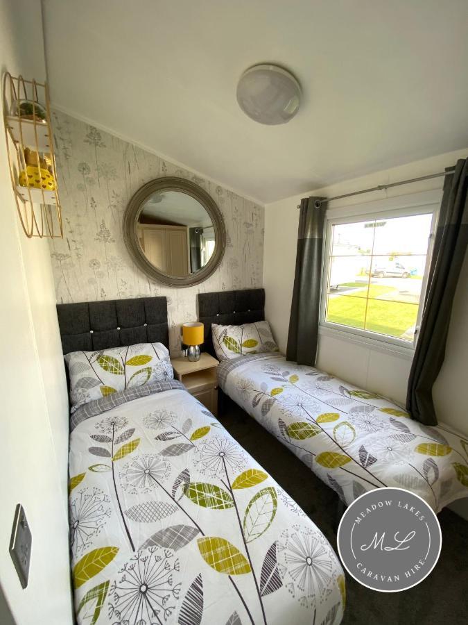 Palm Grove 2- Golden Palm - Pet Friendly, Wifi, Bed Linen, Central Heating - Meadow Lakes Caravan & Lodge Hire Chapel St. Leonards Extérieur photo